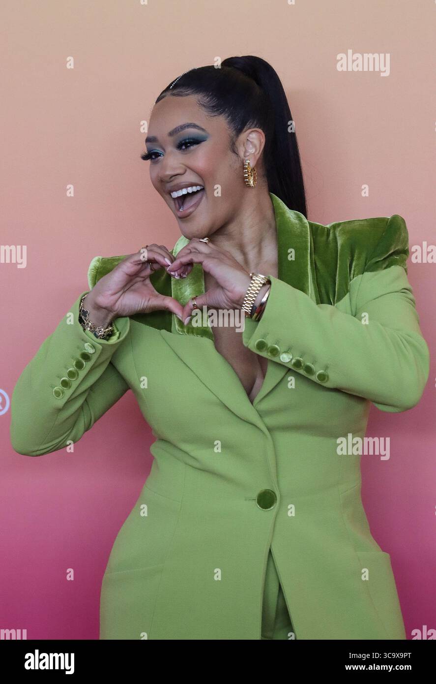 23 février 2023, Century City, Californie, États-Unis : Crystal Hayslett sur le tapis rouge de la 54e édition du NAACP image Awards Fashion Show qui s’est tenue le jeudi 23 février 2023 au Fairmont Century Plaza Hotel à Century City, Californie. BURT HARRIS/BNS/PI (crédit image : © Prensa Internacional via ZUMA Press Wire) Banque D'Images