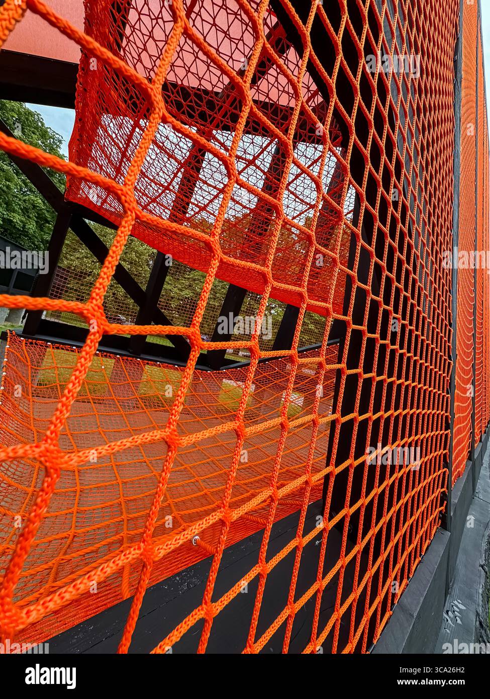 Archipelagic Void 23rd Serpentine Pavilion - 2024 par Minsuk Cho, études de masse - Image de stock capturée avec un smartphone