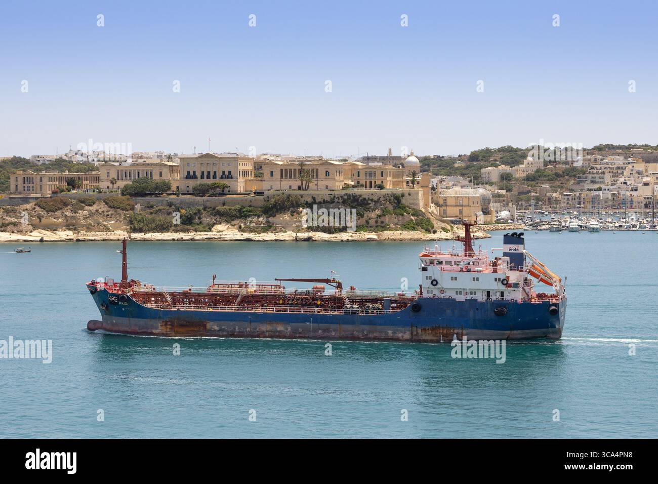 Le 1997 Endo Sirocco, pétrolier. Drapeau de Chypre. Vu ici dans le Grand Port, la Valette, Malte. Banque D'Images