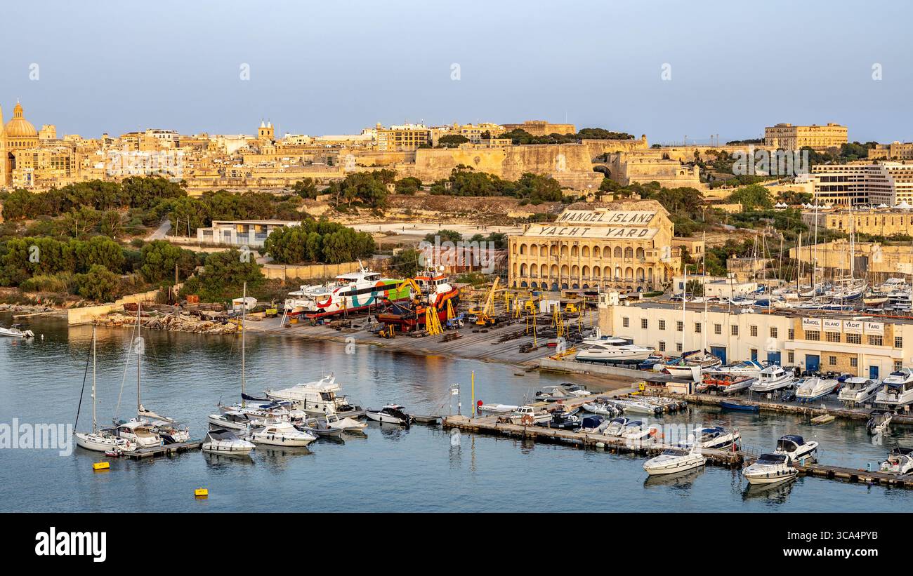 Manoel Island and Yacht Yard, Gżira dans le port de Marsamxett, Malte. Il porte le nom du Grand Maître portugais António Manoel de Vilhena. Banque D'Images