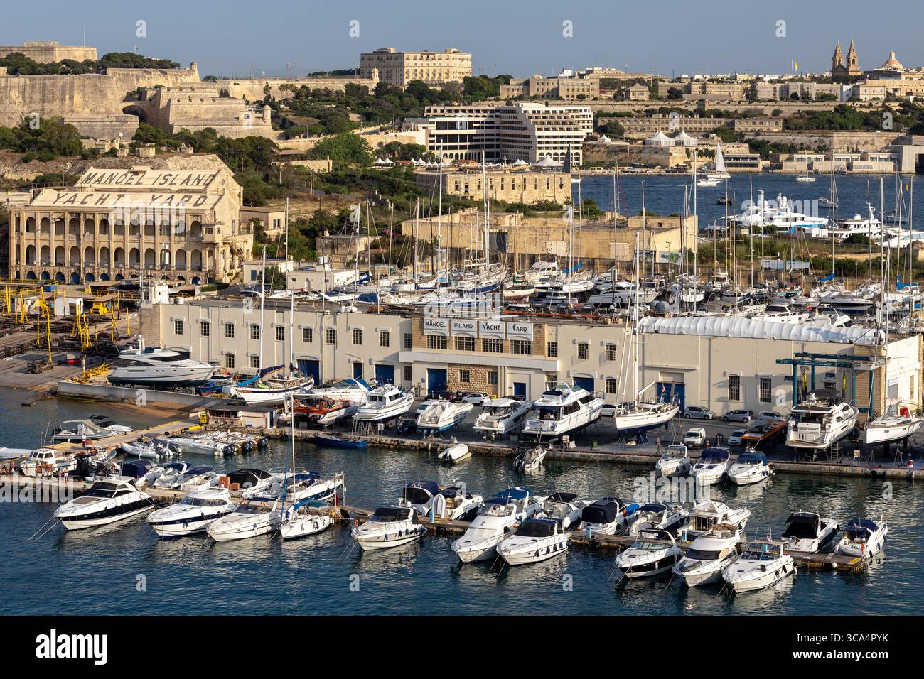 Manoel Island and Yacht Yard, Gżira dans le port de Marsamxett, Malte. Il porte le nom du Grand Maître portugais António Manoel de Vilhena. Banque D'Images