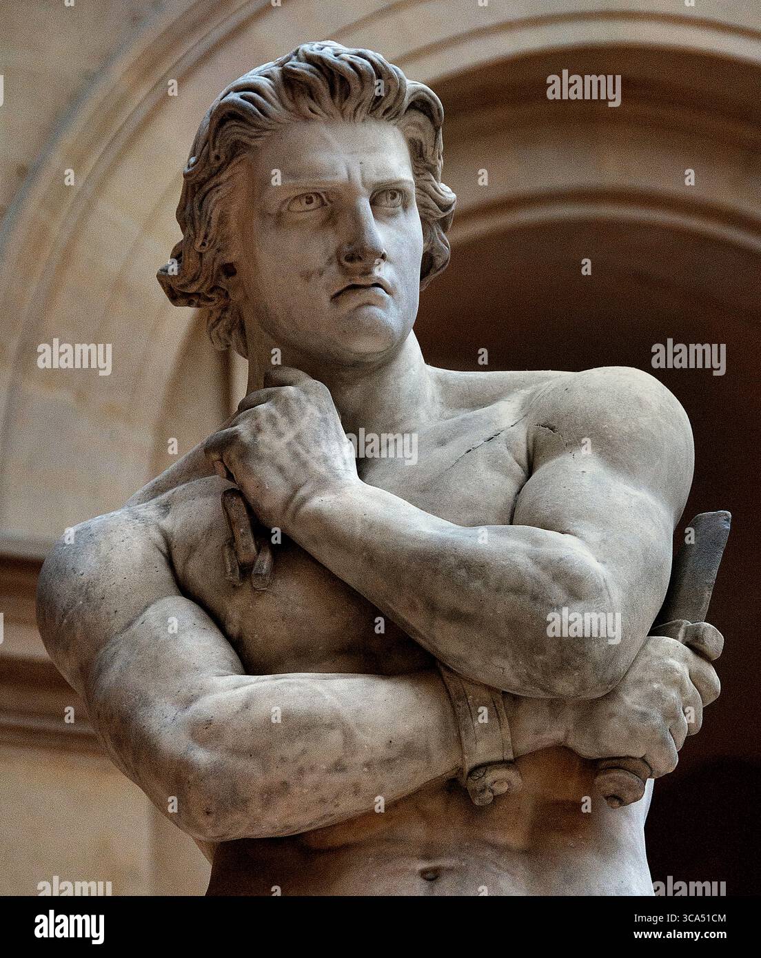 Le gladiateur rebelle de Spartacus leva une armée d'esclaves contre Rome 1830 par Denis Foyatier. 1793 – 1863. France Musée français Louvre Paris. ( Spartacus était un gladiateur Thrace (Thraex) qui était l'un des chefs esclaves évadés dans la troisième guerre servile, un soulèvement d'esclaves majeur contre la République romaine.) Denis Foyatier était un sculpteur français de style néoclassique. Banque D'Images