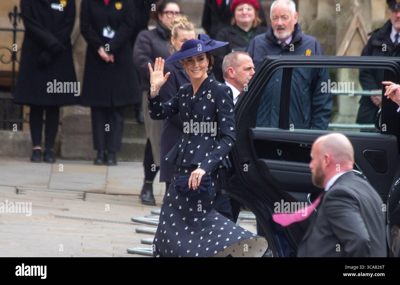 13 mars 2023, Londres, Angleterre, Royaume-Uni : la princesse de Galles CATHERINE est vue arriver à l'abbaye de Westminster pour le service du Commonwealth. (Crédit image : © Tayfun Salci/ZUMA Press Wire) Banque D'Images