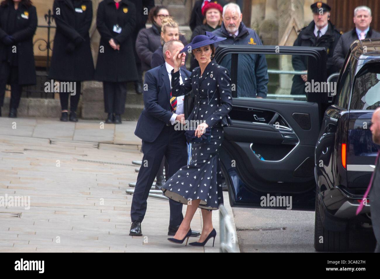 13 mars 2023, Londres, Angleterre, Royaume-Uni : la princesse de Galles CATHERINE est vue arriver à l'abbaye de Westminster pour le service du Commonwealth. (Crédit image : © Tayfun Salci/ZUMA Press Wire) Banque D'Images