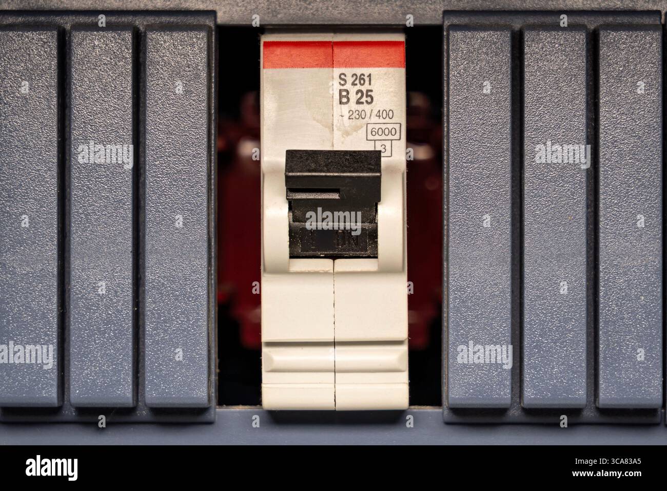disjoncteur dans la boîte à fusibles Banque D'Images