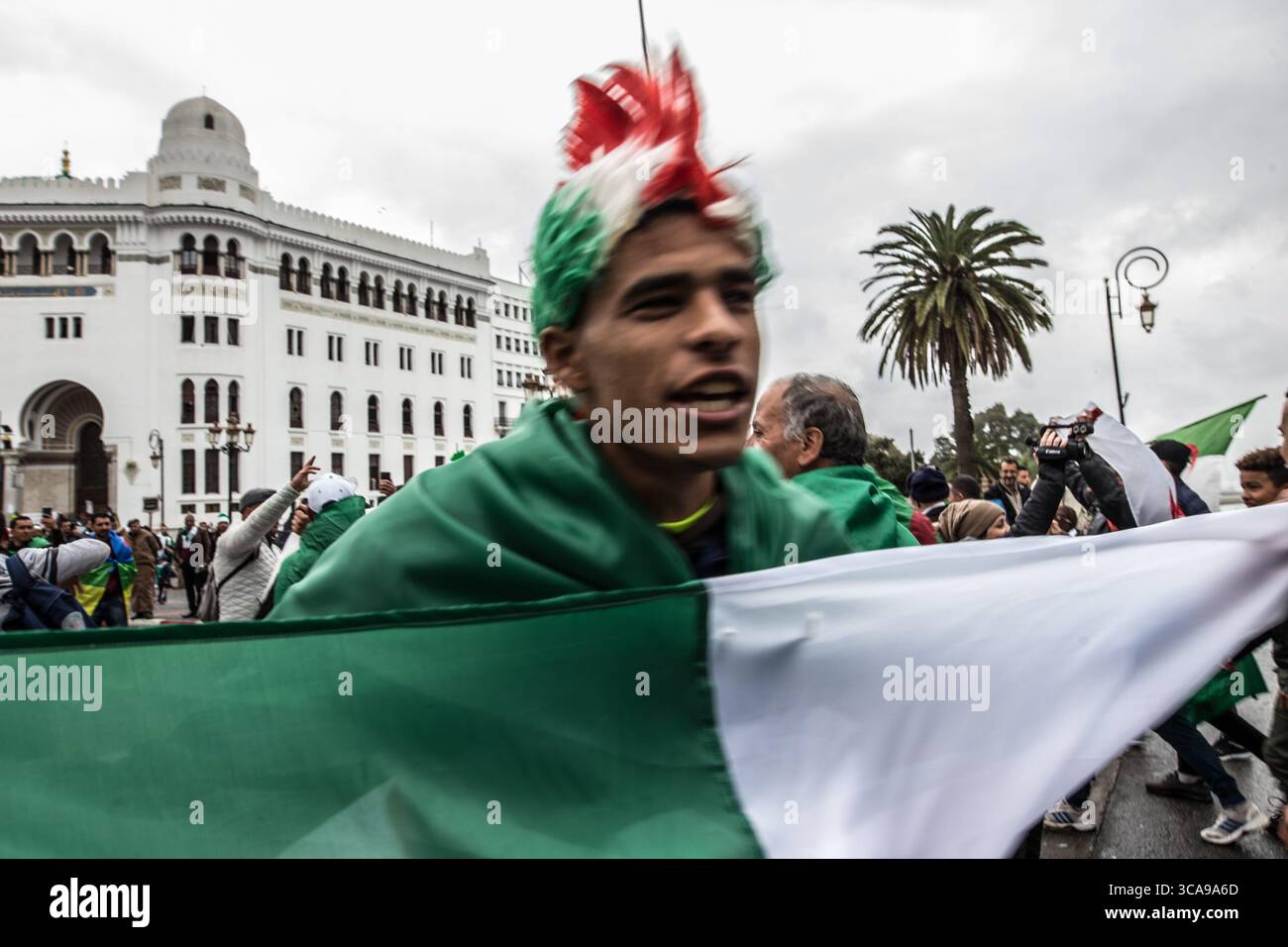 22 mars 2019, Alger, Alger, Algérie : le mouvement Hirak célèbre son 2ème anniversaire. Ce soulèvement populaire a certes conduit au départ d’Abdelaziz Bouteflika mais sans changer le système politique actuel. Ces photos retracent les manifestations dans la capitale algérienne à Alger. (Crédit image : © Sadak Souici/ZUMA Press Wire) Banque D'Images