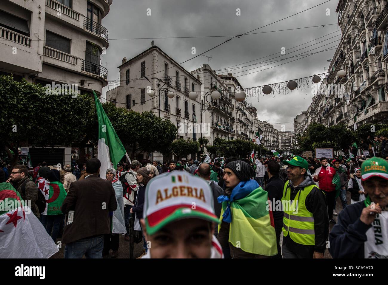 22 mars 2019, Alger, Alger, Algérie : le mouvement Hirak célèbre son 2ème anniversaire. Ce soulèvement populaire a certes conduit au départ d’Abdelaziz Bouteflika mais sans changer le système politique actuel. Ces photos retracent les manifestations dans la capitale algérienne à Alger. (Crédit image : © Sadak Souici/ZUMA Press Wire) Banque D'Images