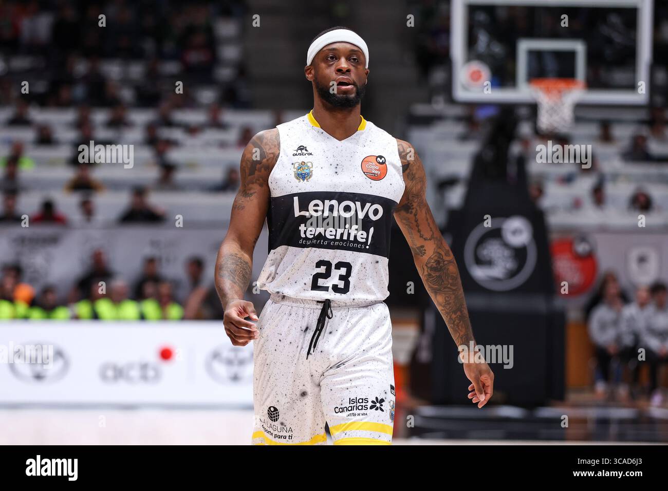 18 février 2023, Badalona, Espagne : Elgin Cook de Lenovo Tenerife lors du match de demi-finale ACB Copa Del Rey Badalona 2023 entre Club Joventut Badalona et Lenovo Tenerife au Palau Municipal Esports de Badalona à Barcelone, Espagne. (Crédit image : © David Ramirez/DAX via ZUMA Press Wire) Banque D'Images