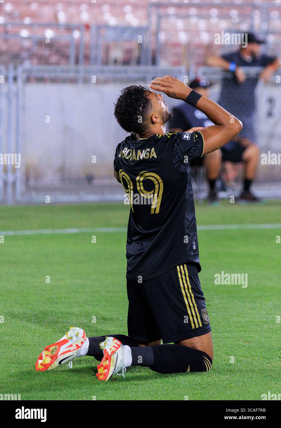 11 août 2023, Pasadena, Californie, États-Unis : Denis Bouanga #99 du Los Angeles Football Club célèbre après avoir marqué un but sur un penalty lors de leur match des quarts de finale de la Coupe des ligues 2023 contre le CF Monterrey le vendredi 11 août 2023 au Rose Bowl Stadium de Pasadena, Californie. JAVIER ROJAS/PI (crédit image : © PI via ZUMA Press Wire) Banque D'Images