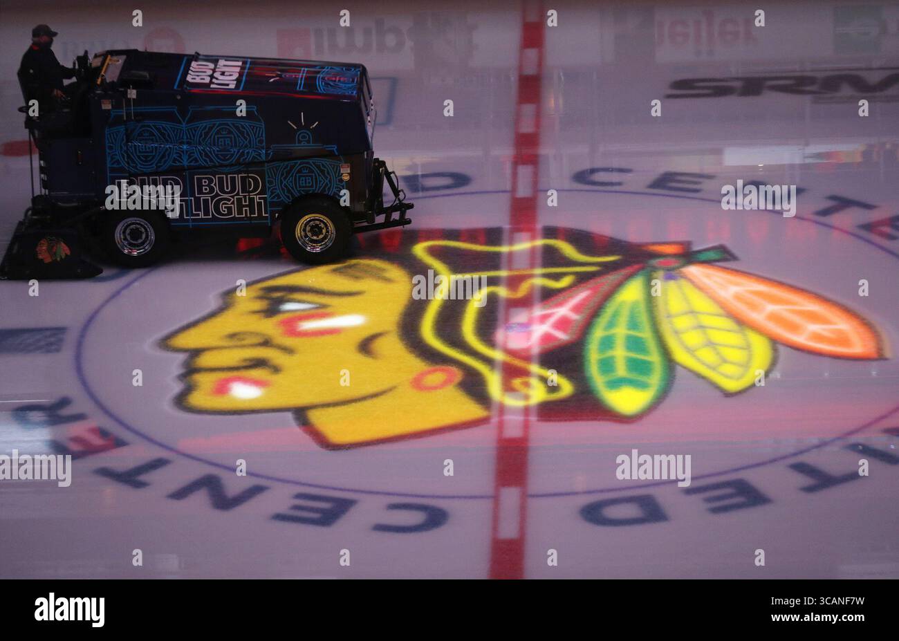 6 novembre 2023 : le logo des Blackhawks est illuminé avant un match contre les Predators le 23 avril 2021 au United Center. (Crédit image : © John J. Kim/Chicago Tribune via ZUMA Press Wire) Banque D'Images