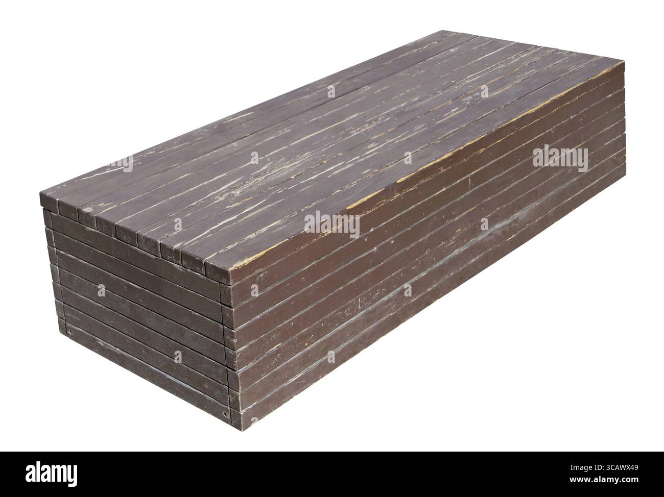 Banc en bois sale de ville sous la forme d'une boîte fermée. Isolé sur blanc Banque D'Images