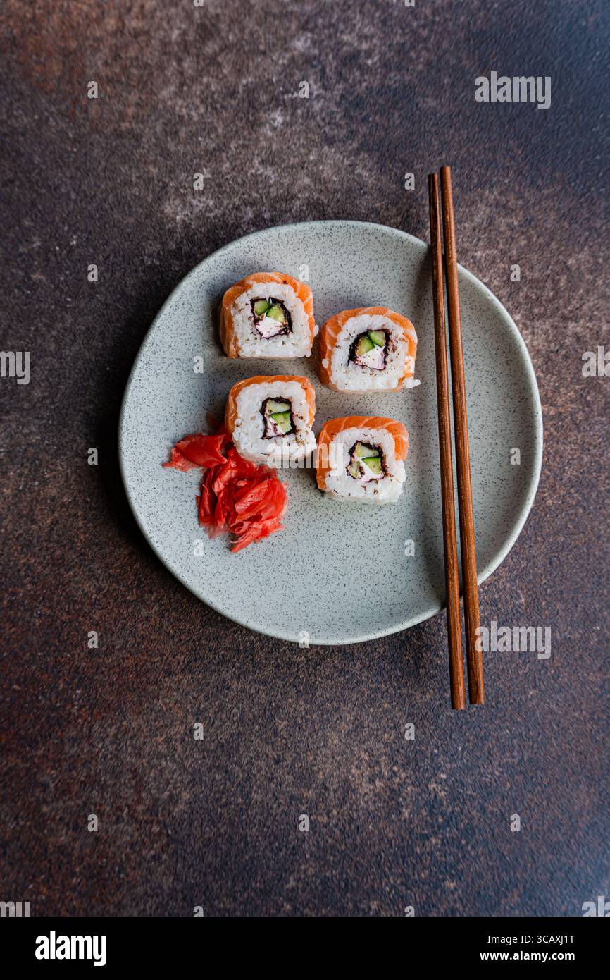 Salmon California Roll Banque D'Images