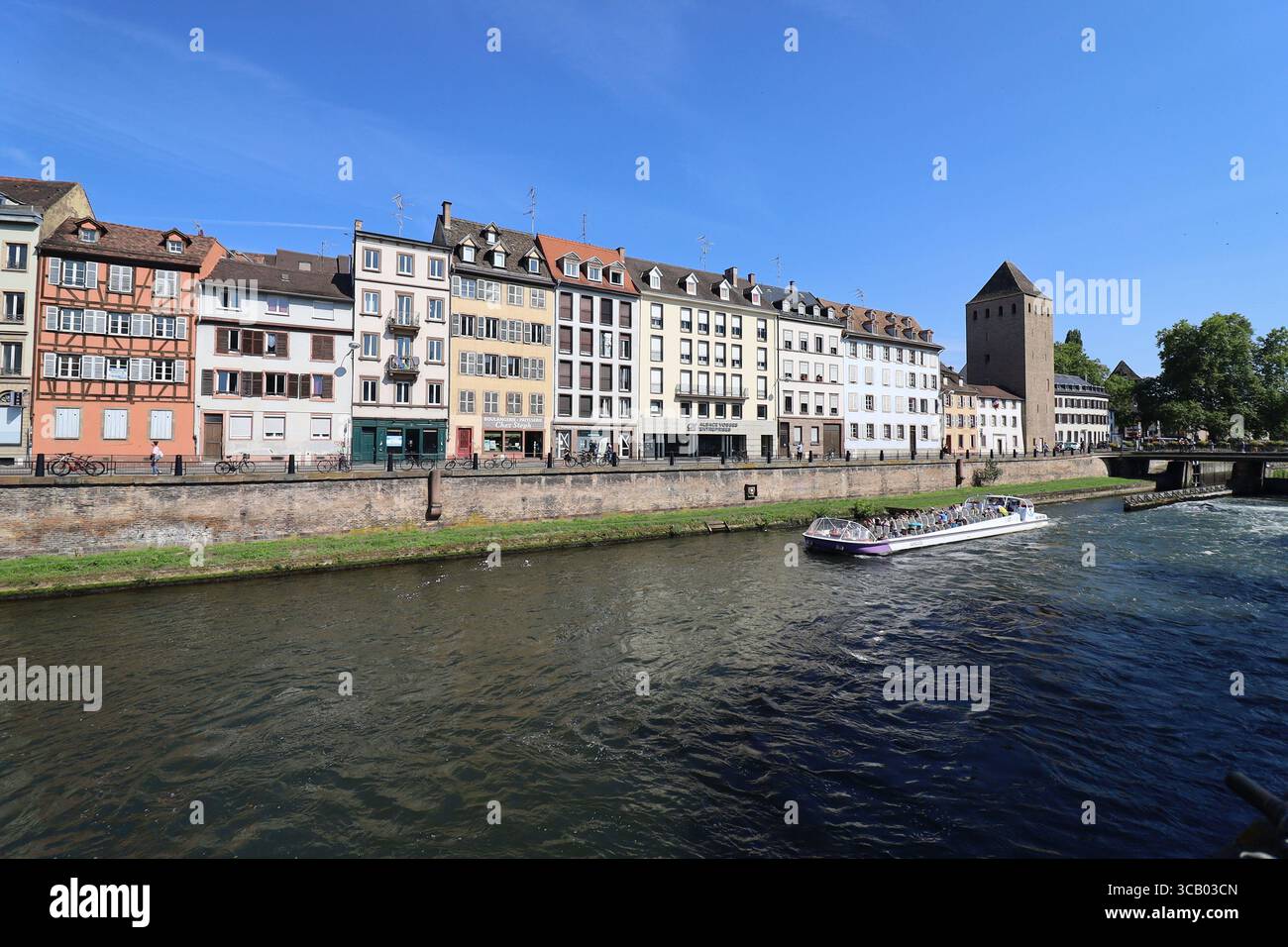 Rivière Ill dans la ville, ville de Strasbourg, Bas-Rhin, France Banque D'Images