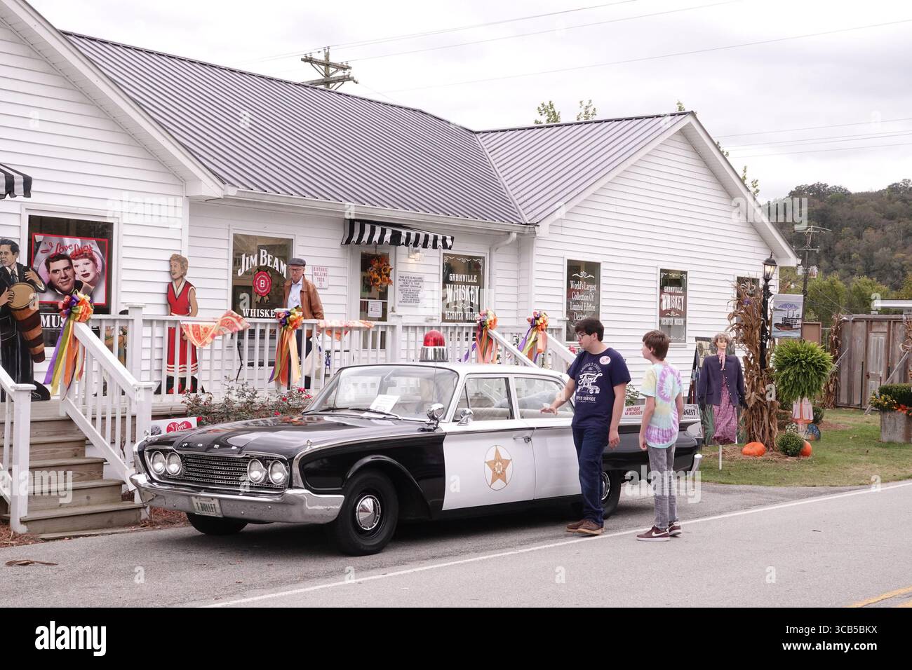 14 octobre 2023, Granville, Tennessee, USA : une heure à l'est de Nashville, à Granville, Tennessee, une ville est exploitée par environ 200 bénévoles. La petite ville est devenue connue sous le nom de TennesseeÃs Mayberry Town. Les résidents mettent des pièces de théâtre, décorent la ville et exposent des collections d'artefacts. Les musées de la ville font revivre les vieilles coms Andy Griffith et I Love Lucy. (Crédit image : © Karen Focht/ZUMA Press Wire) Banque D'Images