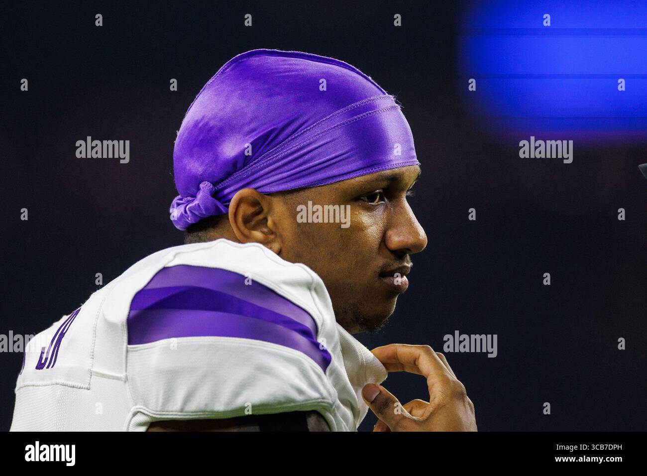 08 janvier 2024 : le quarterback de Washington Michael Penix Jr. (9 ans) pendant le match de match du championnat national de football universitaire entre les Huskies de Washington et les Wolverines du Michigan au stade NRG de Houston, Texas. John Mersits/CSM (crédit image : © John Mersits/CSM via ZUMA Press Wire) Banque D'Images