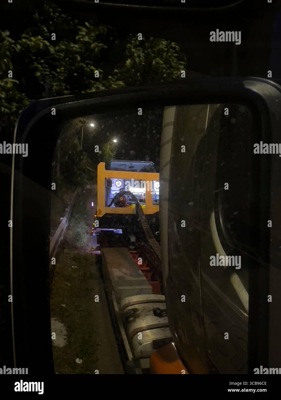 Panne et récupération du Landrover - Image de stock capturée avec un smartphone