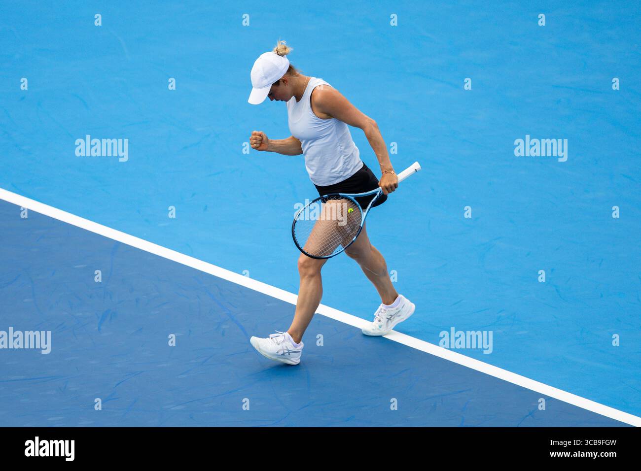 MASON, OHIO - 07 AOÛT : Yulia Putintseva du Kazakhstan pompe le poing le jour 1 de l'Open de Cincinnati au Lindner Family Tennis Center le 07 août 2025 à Mason, Ohio (photo de Mauricio Paiz) Banque D'Images