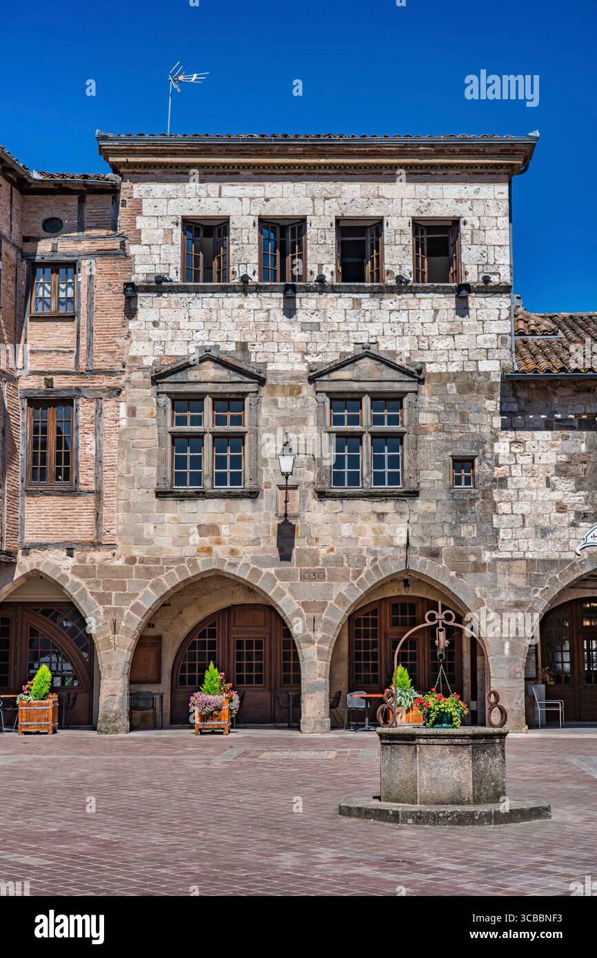 France, Tarn, Castelnau de Montmiral, village classé parmi les plus beaux villages de France Banque D'Images