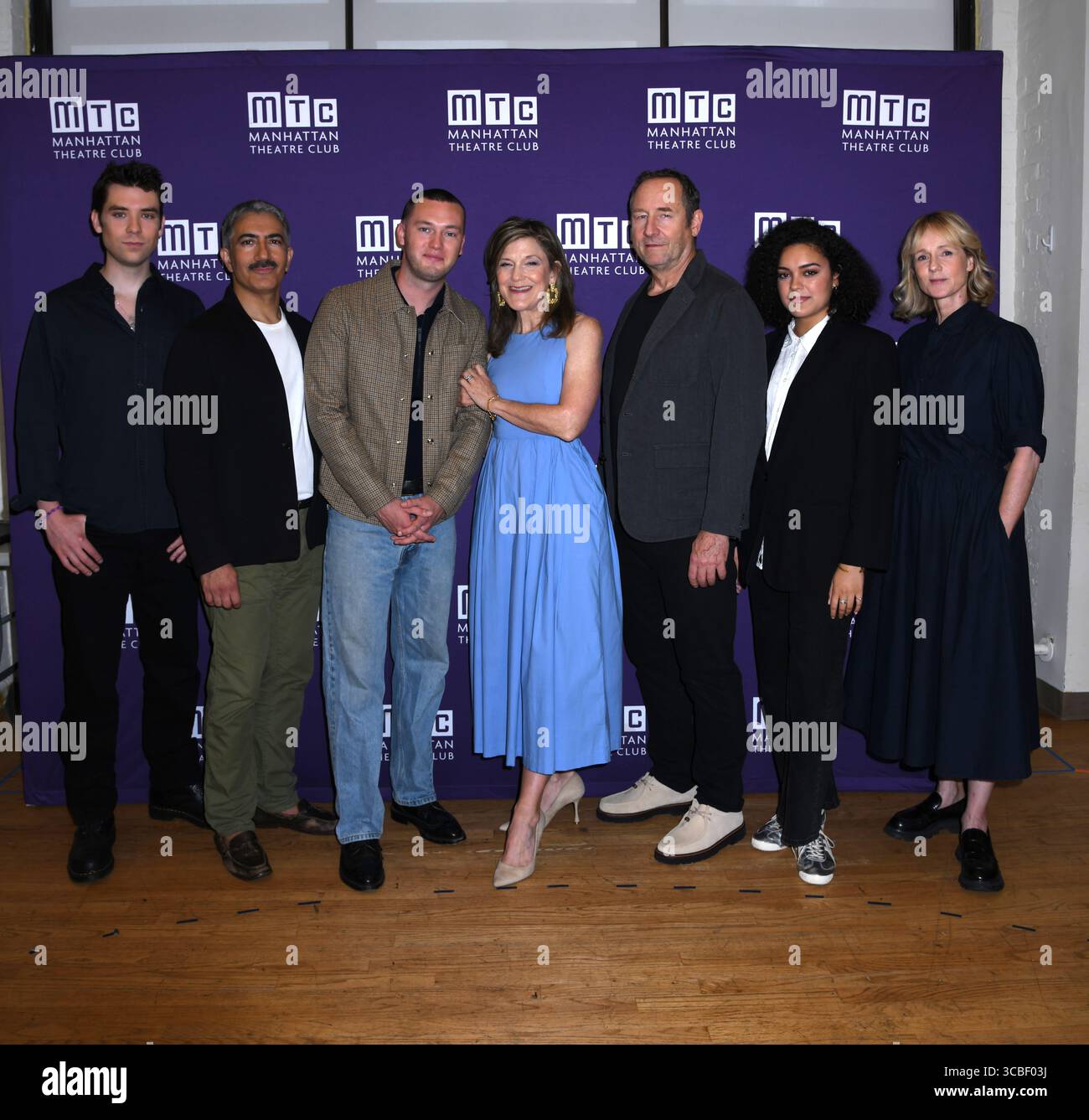 7 août 2025, New York, NY, États-Unis : Cody Kostro, Piter Marek, Will Harrison, Victoria Clark, Sam Robards, Camila Cano-Flavia et Lucy Taylor assistent au Manhattan Theatre ClubÃs 'Punch' Press junket. Tenue au Manhattan Theatre Club Studios à New York. Photo image Press/Zuma Press 7 août 2025. (Crédit image : © photo image Press via ZUMA Press Wire) USAGE ÉDITORIAL SEULEMENT ! Non destiné à UN USAGE commercial ! Banque D'Images