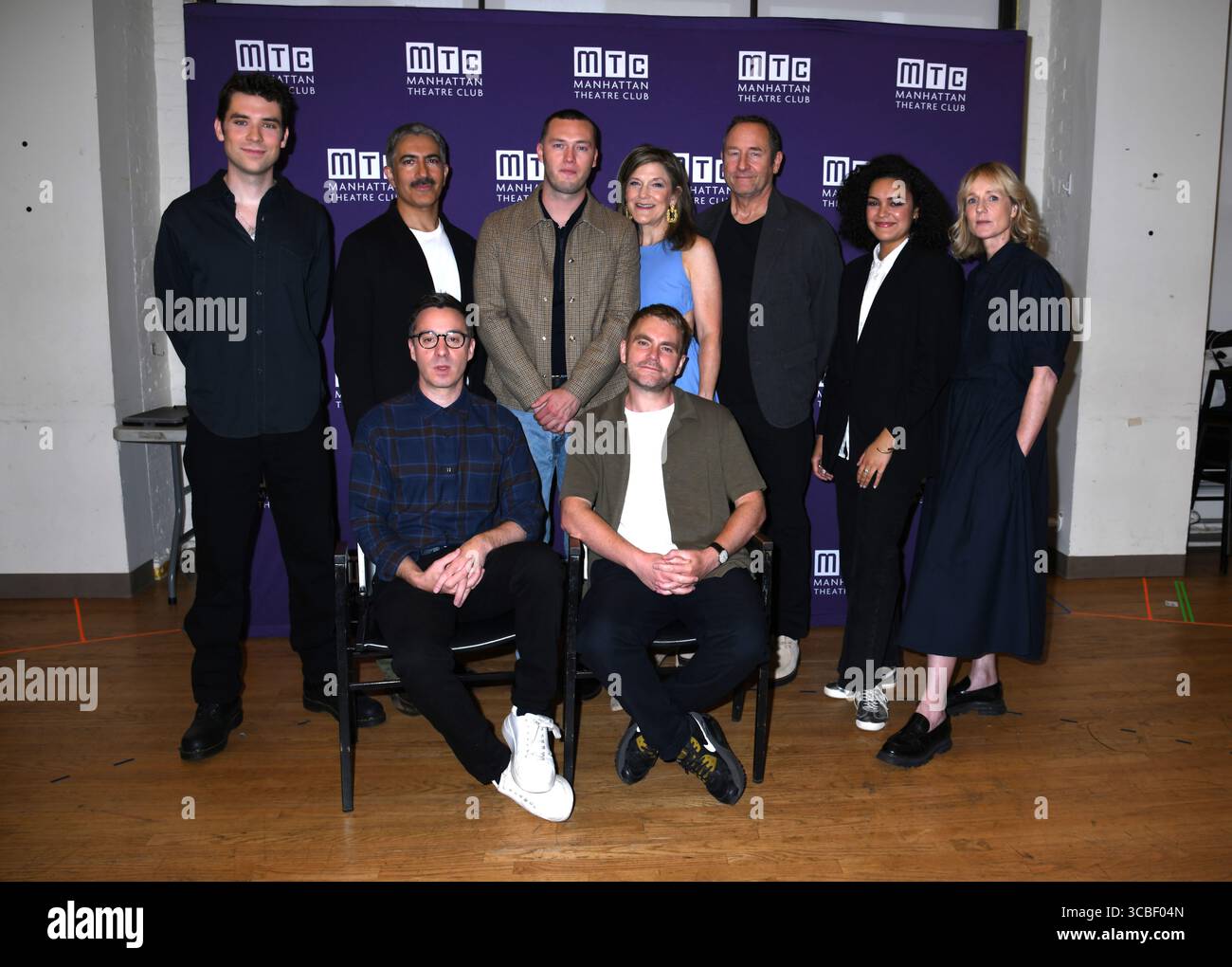 7 août 2025, New York, NY, États-Unis : Cody Kostro, Piter Marek, Will Harrison, Victoria Clark, Sam Robards, Camila Cano-Flavia, Lucy Taylor, James Graham et Adam Penford assistent au Manhattan Theatre ClubÃs "Punch" Press junket. Tenue au Manhattan Theatre Club Studios à New York. Photo image Press/Zuma Press 7 août 2025. (Crédit image : © photo image Press via ZUMA Press Wire) USAGE ÉDITORIAL SEULEMENT ! Non destiné à UN USAGE commercial ! Banque D'Images