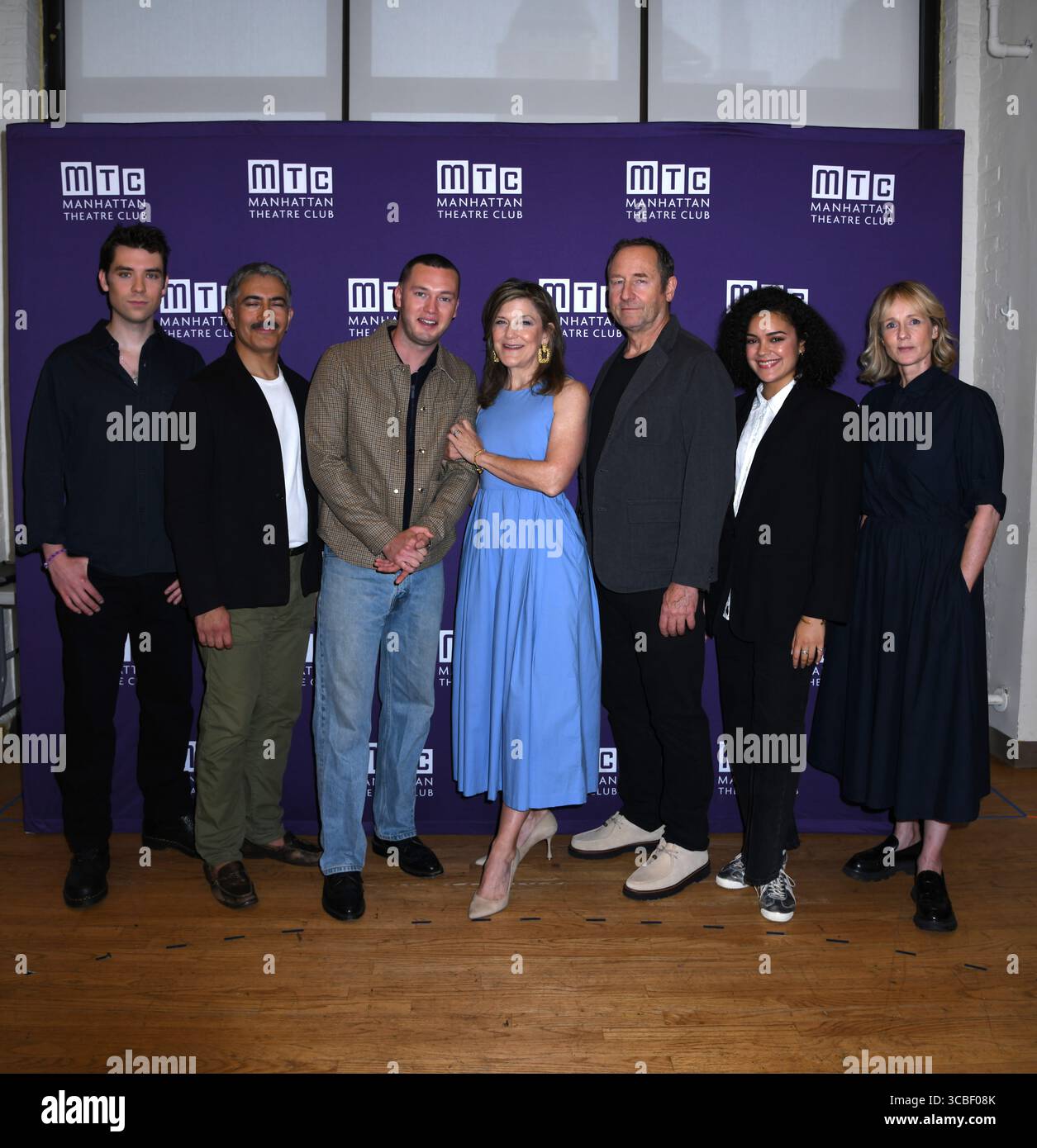 7 août 2025, New York, NY, États-Unis : Cody Kostro, Piter Marek, Will Harrison, Victoria Clark, Sam Robards, Camila Cano-Flavia et Lucy Taylor assistent au Manhattan Theatre ClubÃs 'Punch' Press junket. Tenue au Manhattan Theatre Club Studios à New York. Photo image Press/Zuma Press 7 août 2025. (Crédit image : © photo image Press via ZUMA Press Wire) USAGE ÉDITORIAL SEULEMENT ! Non destiné à UN USAGE commercial ! Banque D'Images