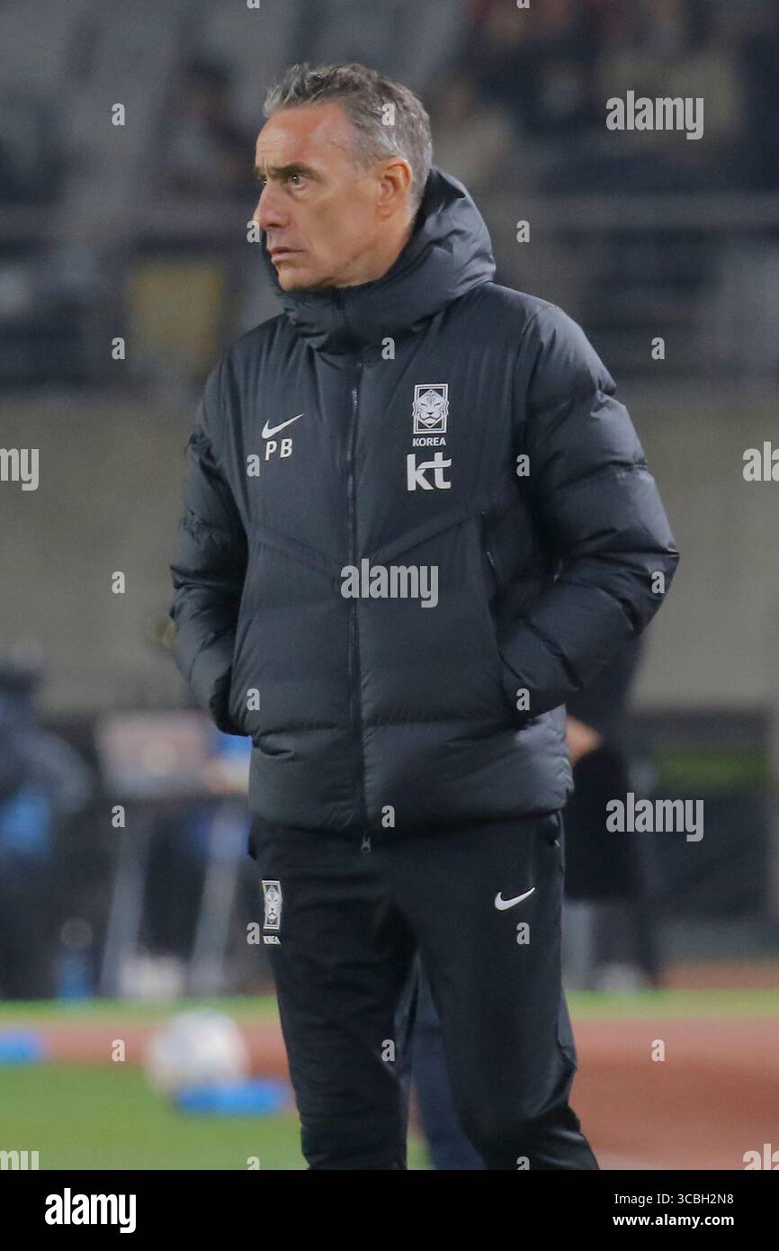 11 novembre 2022, HWASUNG, GYEONGGI, CORÉE DU SUD : 11 novembre 2022-Hwaseong, Corée du Sud-Paulo Bento de Corée du Sud entraîneur principal lors du match amical international présenté par Hana Bank Corée du Sud V islande au complexe sportif Hwaseong à Hwaseong, Corée du Sud. (Crédit image : © Ryu Seung-il/ZUMA Press Wire) Banque D'Images