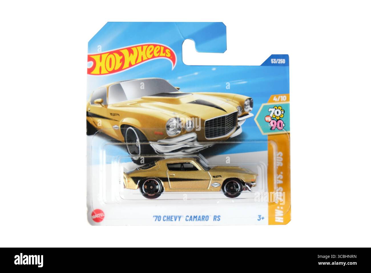 Istanbul, Turquie - 8 août 2025 : une pièce moulée Hot Wheels Shevy Camaro RS est isolée sur fond blanc. Banque D'Images