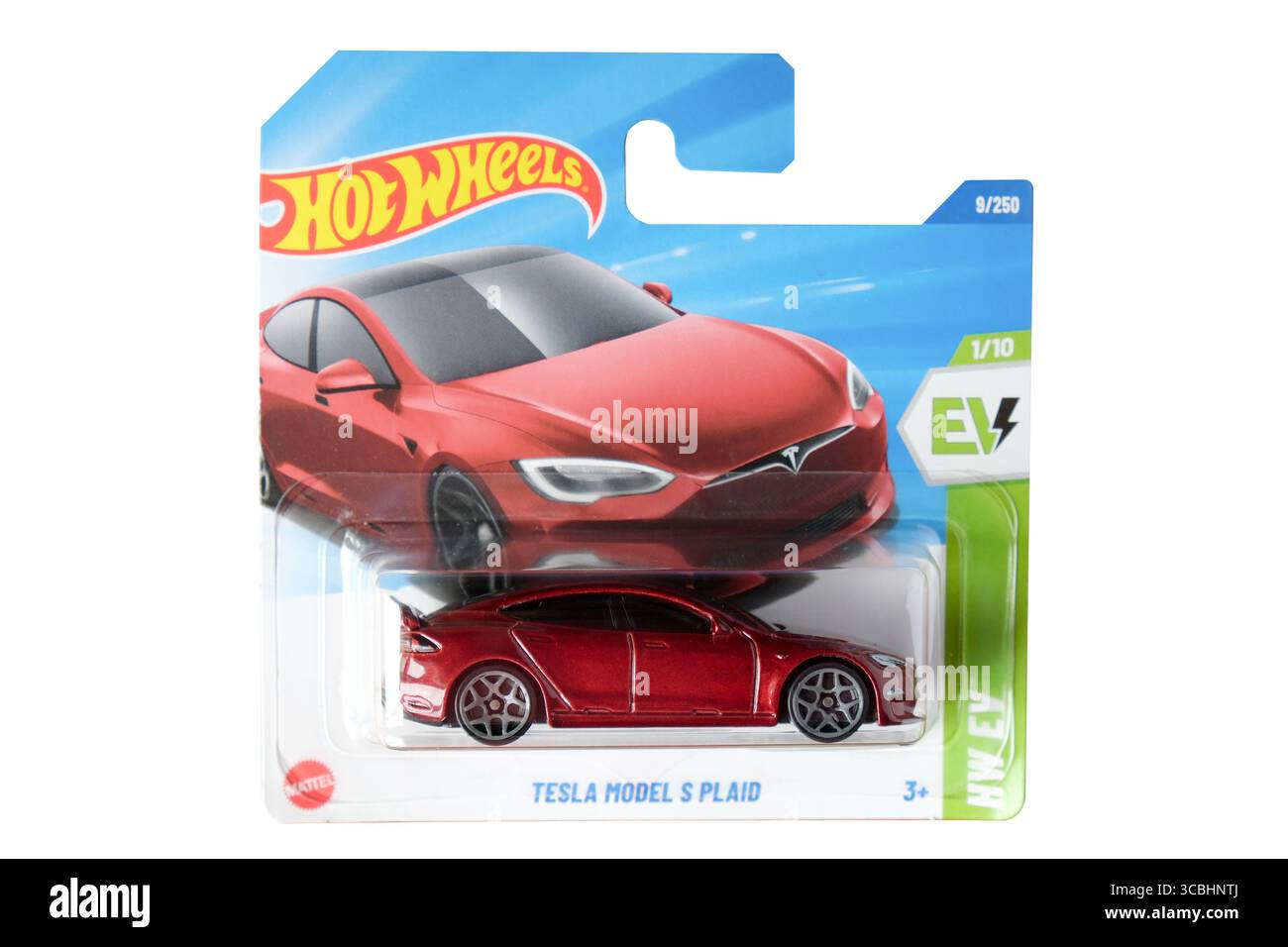 Istanbul, Turquie - 8 août 2025 : un moulage Hot Wheels Tesla Model S Plaid est isolé sur fond blanc. Banque D'Images