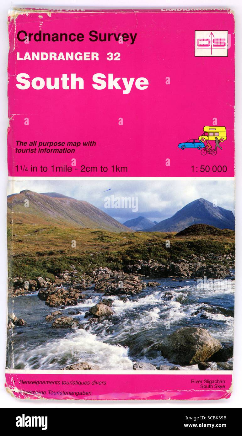 Carte Vintage Ordnance Survey, Landranger 32 cartographiant South Skye et les collines Cuillin - côte nord-ouest de l'Écosse dans l'archipel des Hébrides intérieures. C'est la plus grande et la plus septentrionale des îles des Hébrides intérieures. Grande-Bretagne, Royaume-Uni date de publication 1994. Banque D'Images