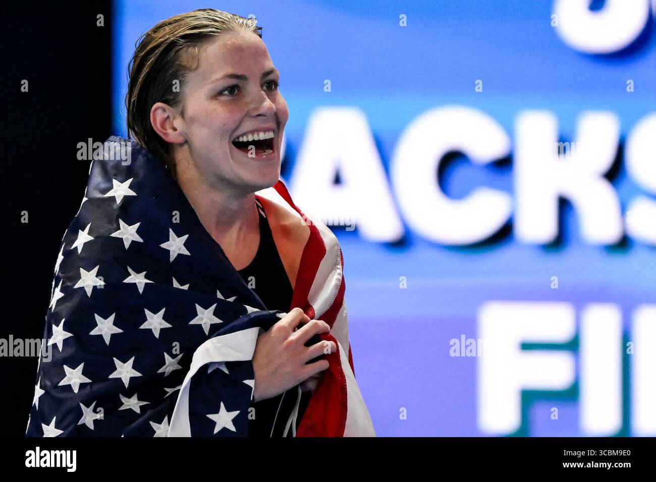 Katharine Berkoff, des États-Unis d’Amérique, réagit après avoir remporté la médaille d’or dans la finale féminine de natation 50 m dos au 22e Championnat du monde de natation aquatique au WAC Arena de Singapour (Singapour), le 31 juillet 2025. Banque D'Images
