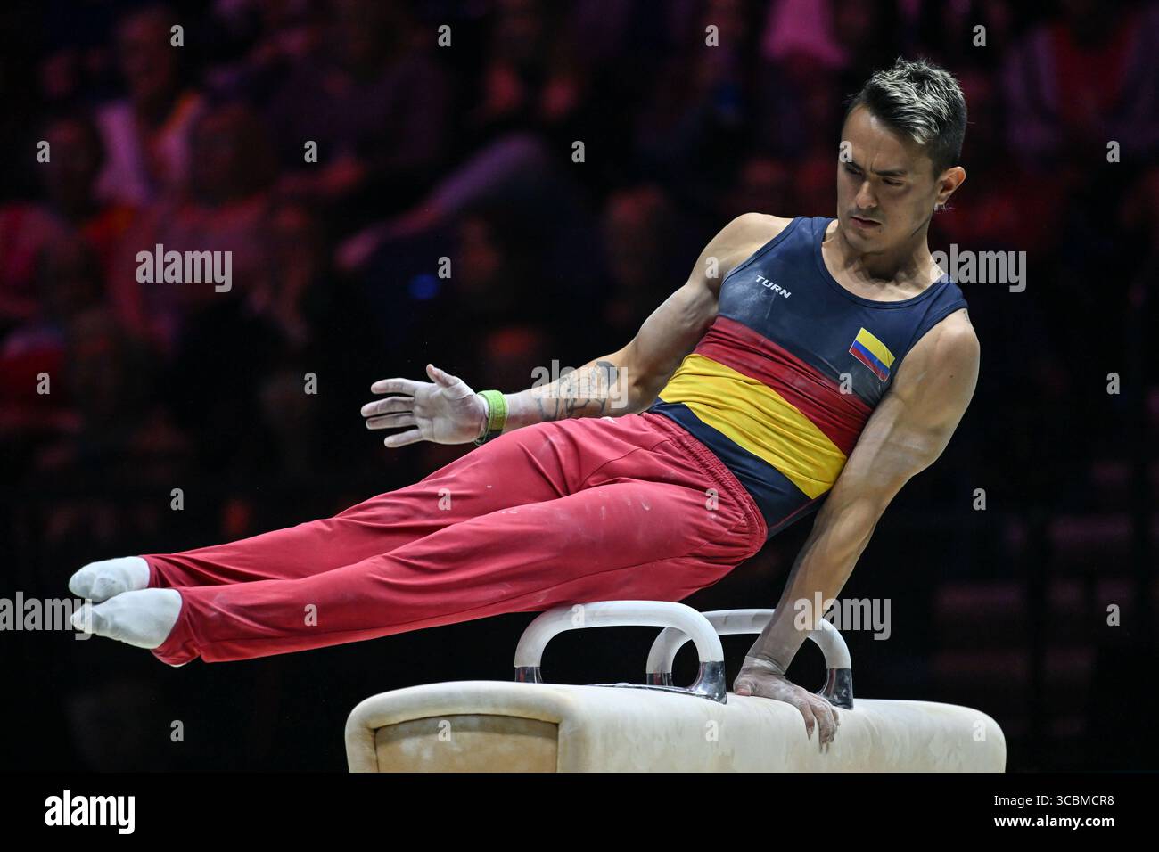 4 novembre 2022, Liverpool, Royaume-Uni : JOSSIMAR CALVO MORENO concourt sur le cheval de pommeau lors de toutes les finales qui se déroulent au M&S Bank Arena de Liverpool. (Crédit image : © Amy Sanderson/ZUMA Press Wire) Banque D'Images