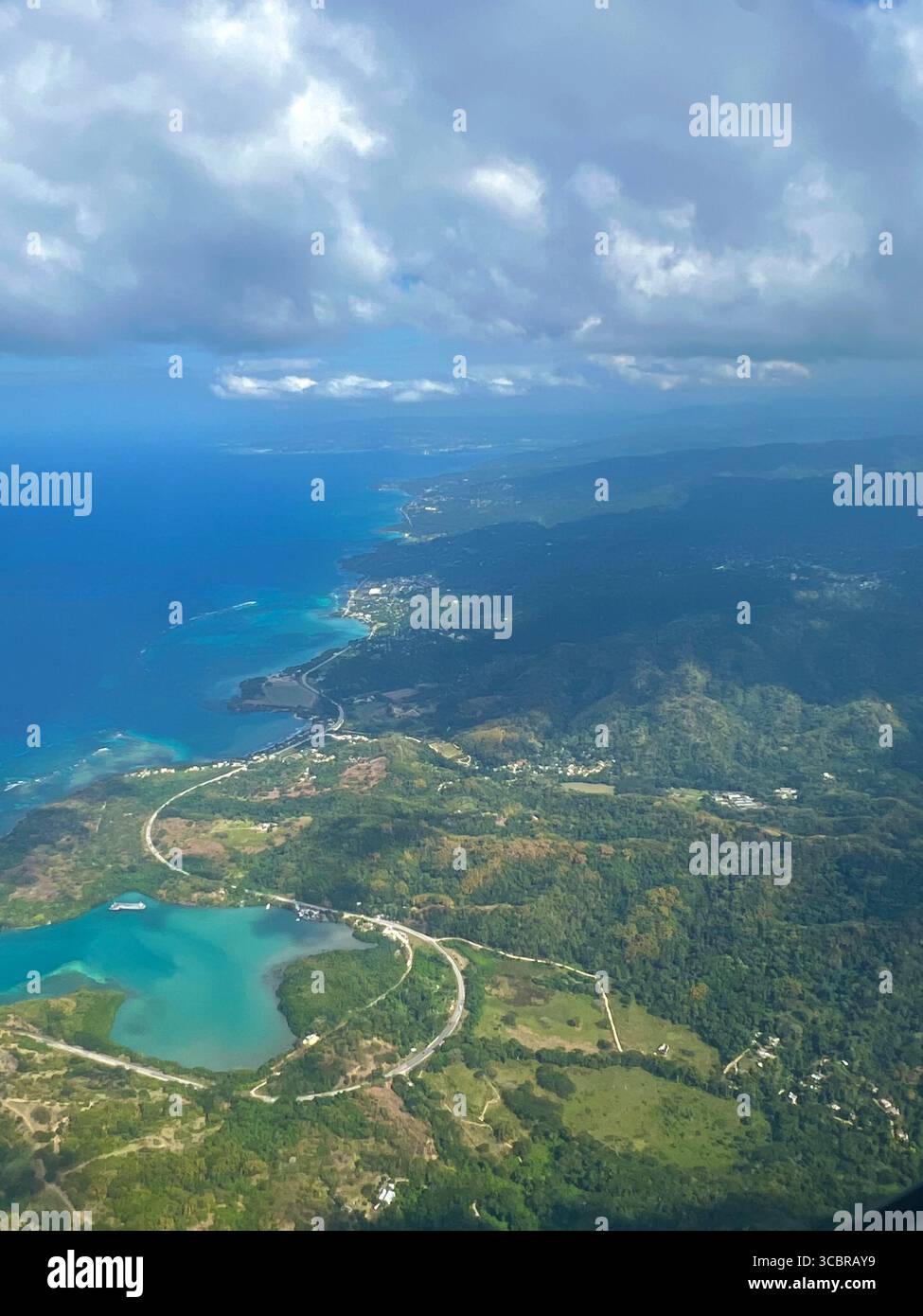 Vue aérienne de la région de Montego Bay en Jamaïque - Image de stock capturée avec un smartphone