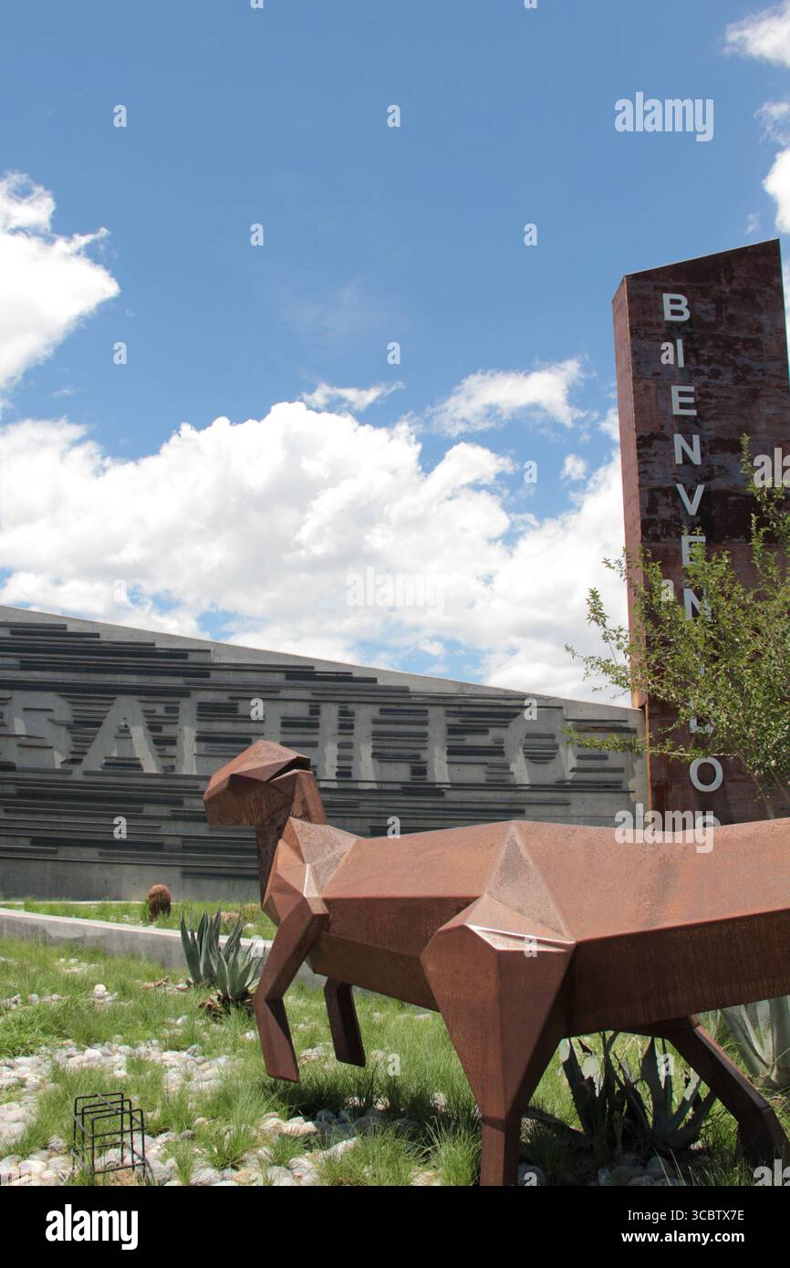 Saltillo, Coahuila, Mexique - 27 juillet 2025 : entrée à Saltillo, la capitale et la ville la plus peuplée de l'État mexicain de Coahuila de Saragosse Banque D'Images