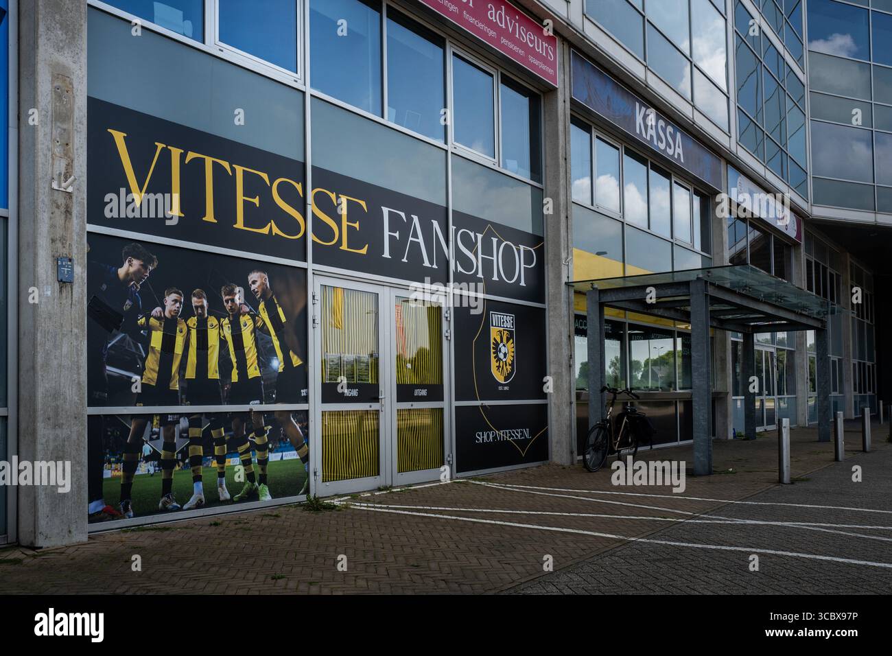 ARNHEM - espace vide au stade Gelredome et dans la boutique des fans de vitesse. Le club de football disparaît du football professionnel après qu'un tribunal ait rejeté la demande du club basé à Arnhem dans une procédure sommaire contre la KNVB (Royal Dutch Football Association) de récupérer sa licence professionnelle. ANP VINCENT JANNINK Banque D'Images