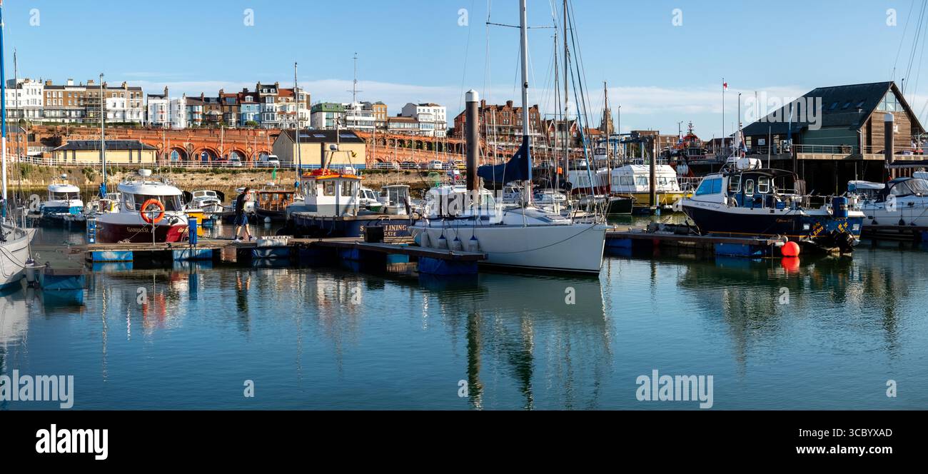 Bateaux amarrés à Ramsgate Marina Kent Angleterre Banque D'Images