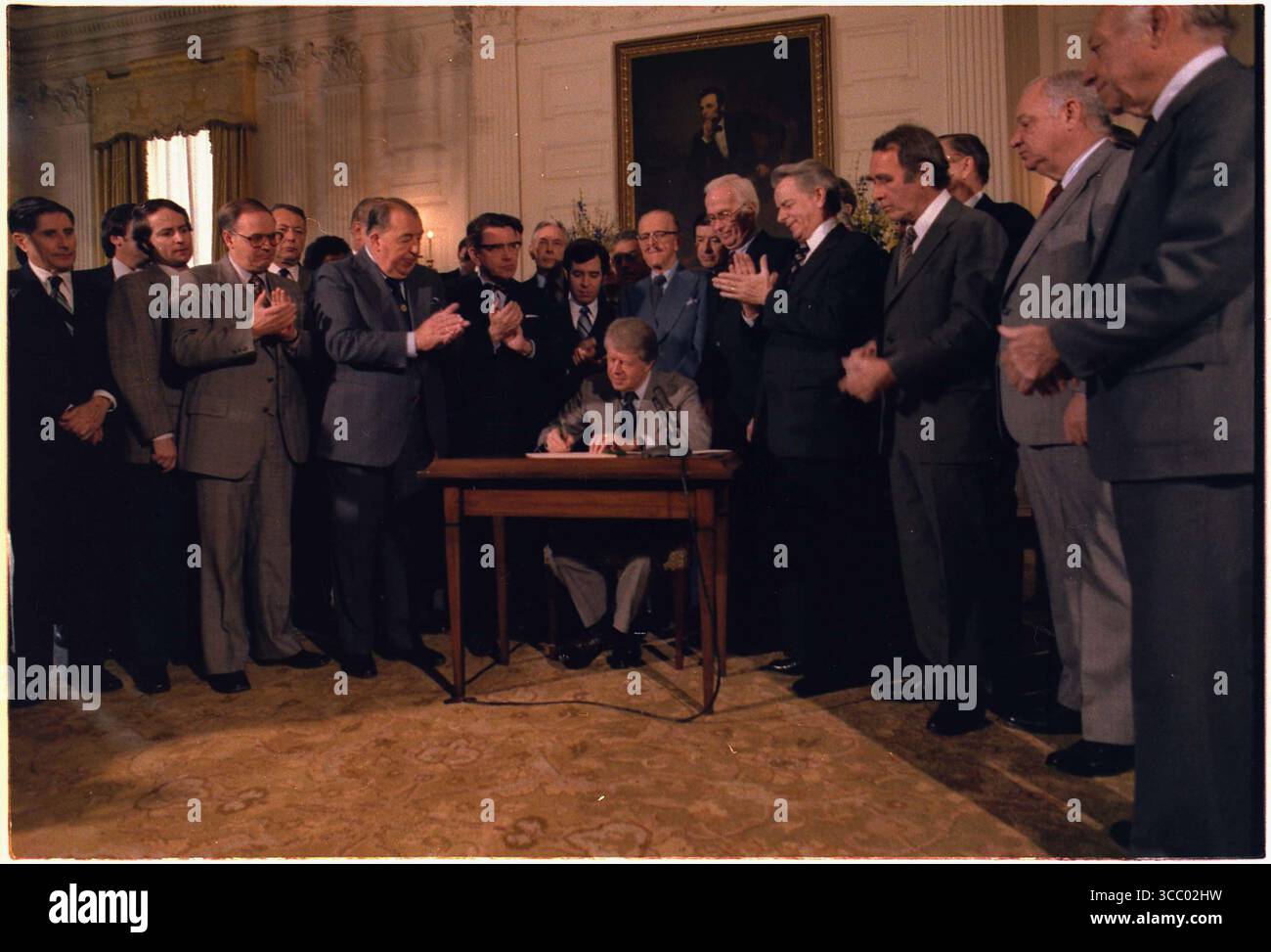 Jimmy Carter signe le poumon noir Avantages Reform Act de 1977. Banque D'Images