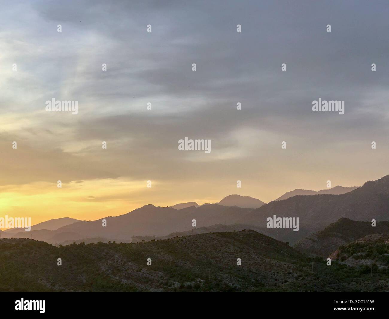 paysage de montagne au coucher du soleil, éclairage de l'heure dorée Banque D'Images