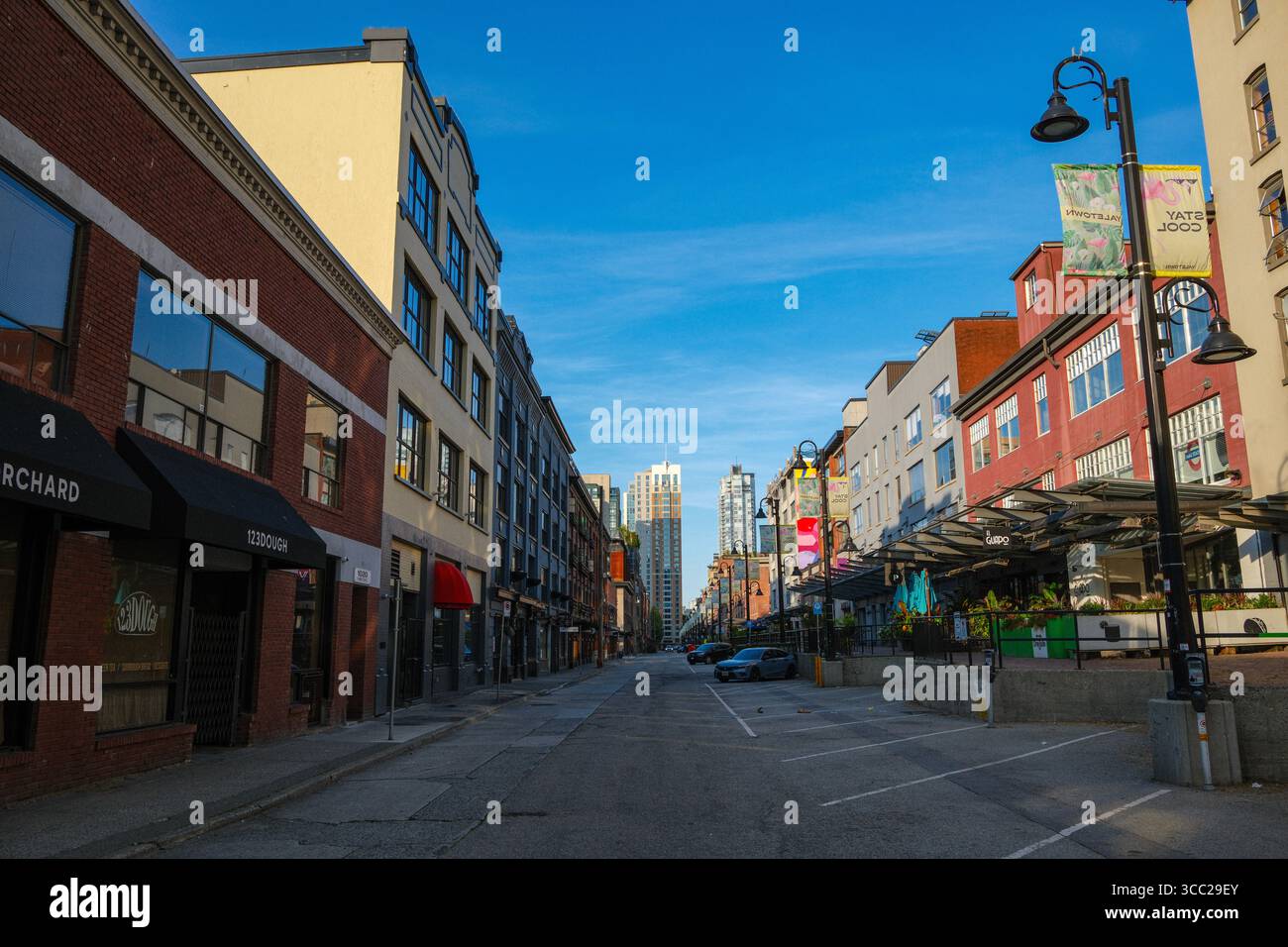 Une rue Mainland vide à Yaletown au petit matin, Vancouver, C.-B. Banque D'Images