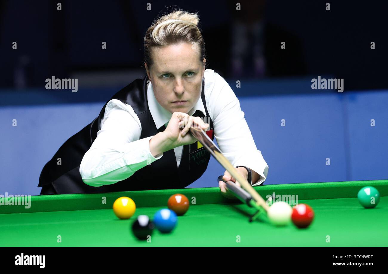 Chenghdu, Chine. 10 août 2025. La belge Wendy Jans photographiée lors d’un match de snooker (6-Reds préliminaires) des Jeux mondiaux 2025, à Chenghdu, en Chine, le dimanche 10 août 2025. Cette année, les Jeux mondiaux se déroulent du 07 au 17 auguste. BELGA PHOTO VIRGINIE LEFOUR crédit : Belga News Agency/Alamy Live News Banque D'Images
