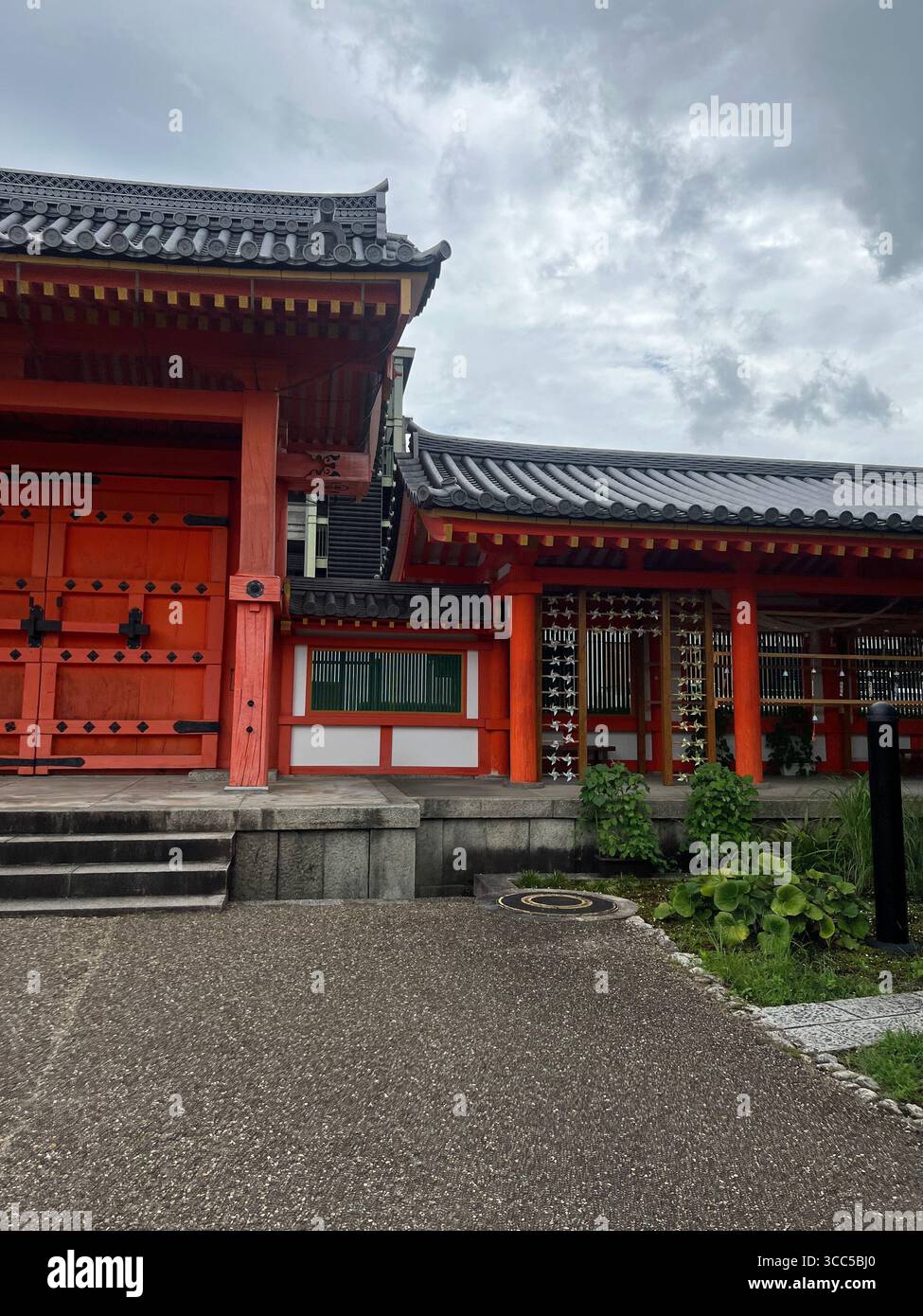 Un voyage dans l'histoire de Kyoto au temple emblématique de Sanjusangendo. Banque D'Images