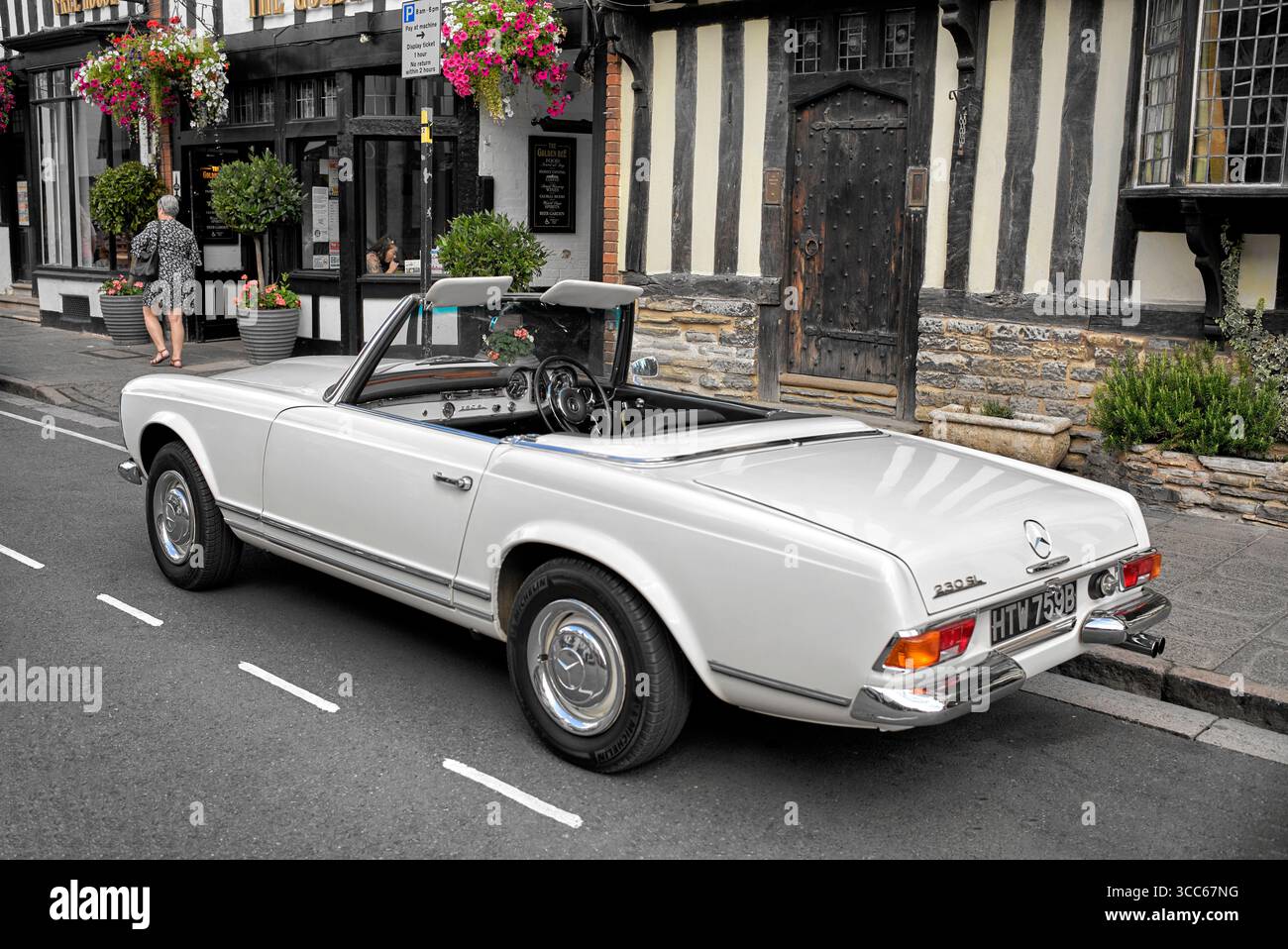 Mercedes Benz 230 SL Cabriolet.  !964 voiture de sport classique allemande Banque D'Images