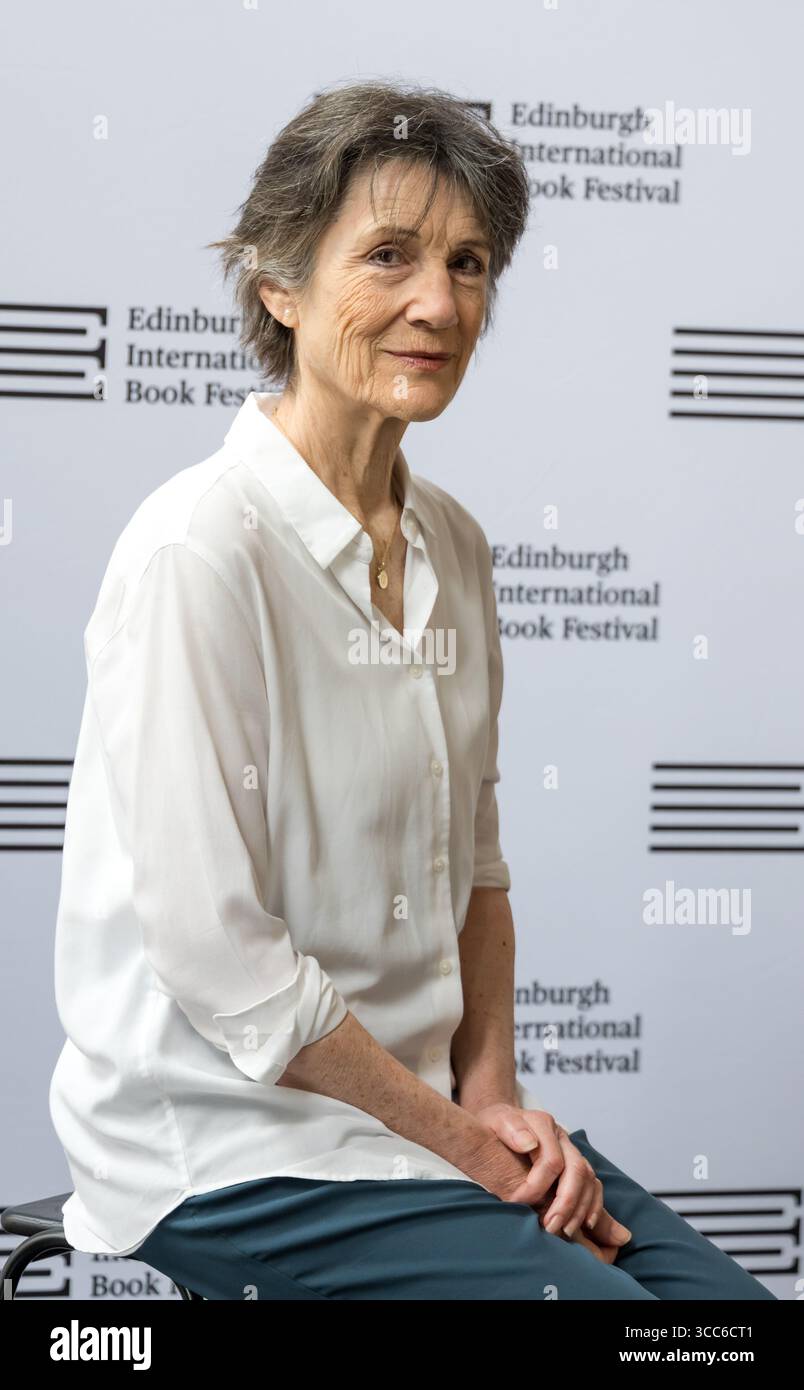 Édimbourg, Écosse, Royaume-Uni. 10 août 2025. Festival international du livre d'Édimbourg : L'actrice Dame Harriet Walter, actrice shakespearienne au festival du livre. Crédit : Sally Anderson/Alamy Live News Banque D'Images
