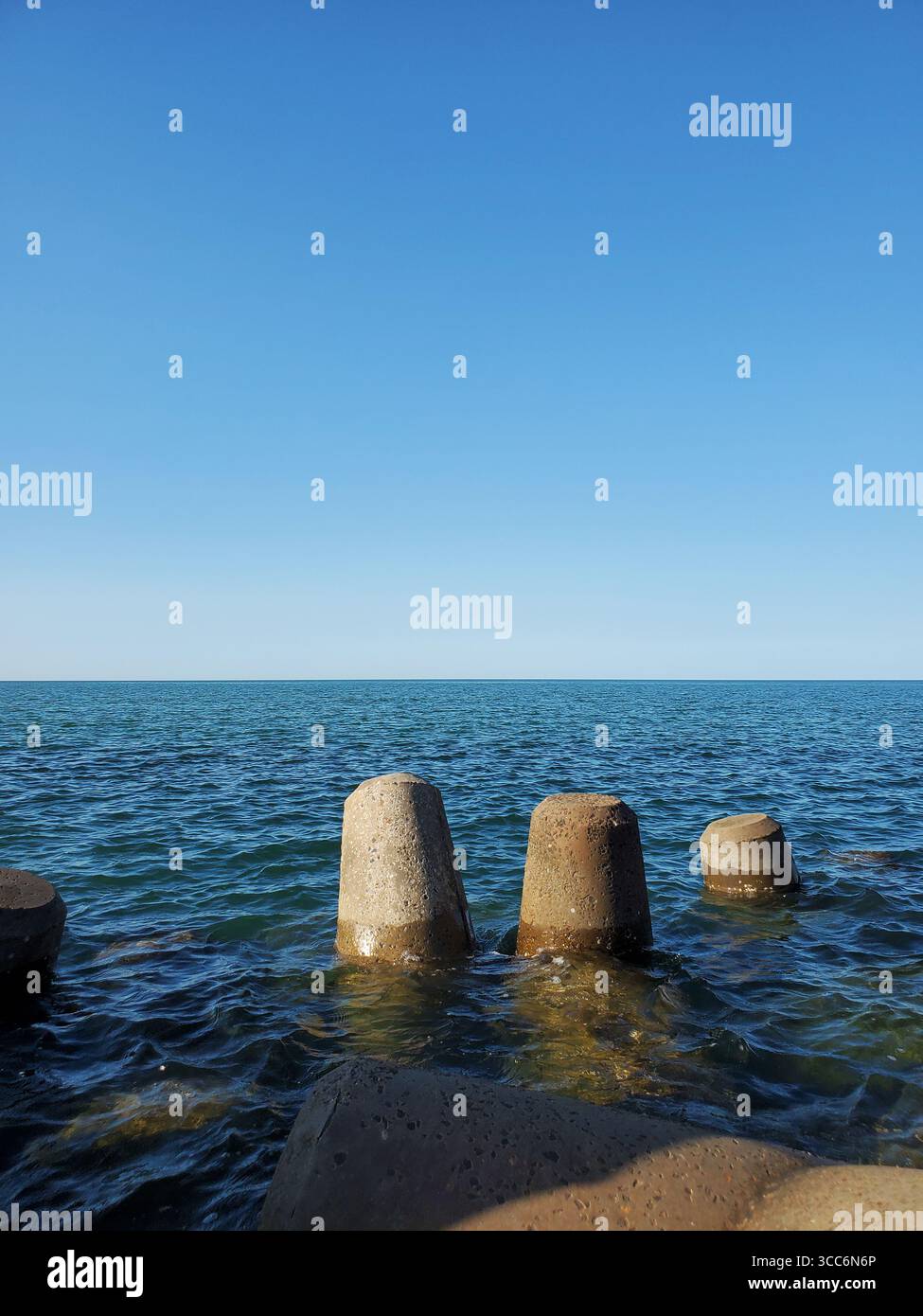 Bohai Bay Breakwater Armor Units et Seawall, Dongying, Shandong, Chine Banque D'Images