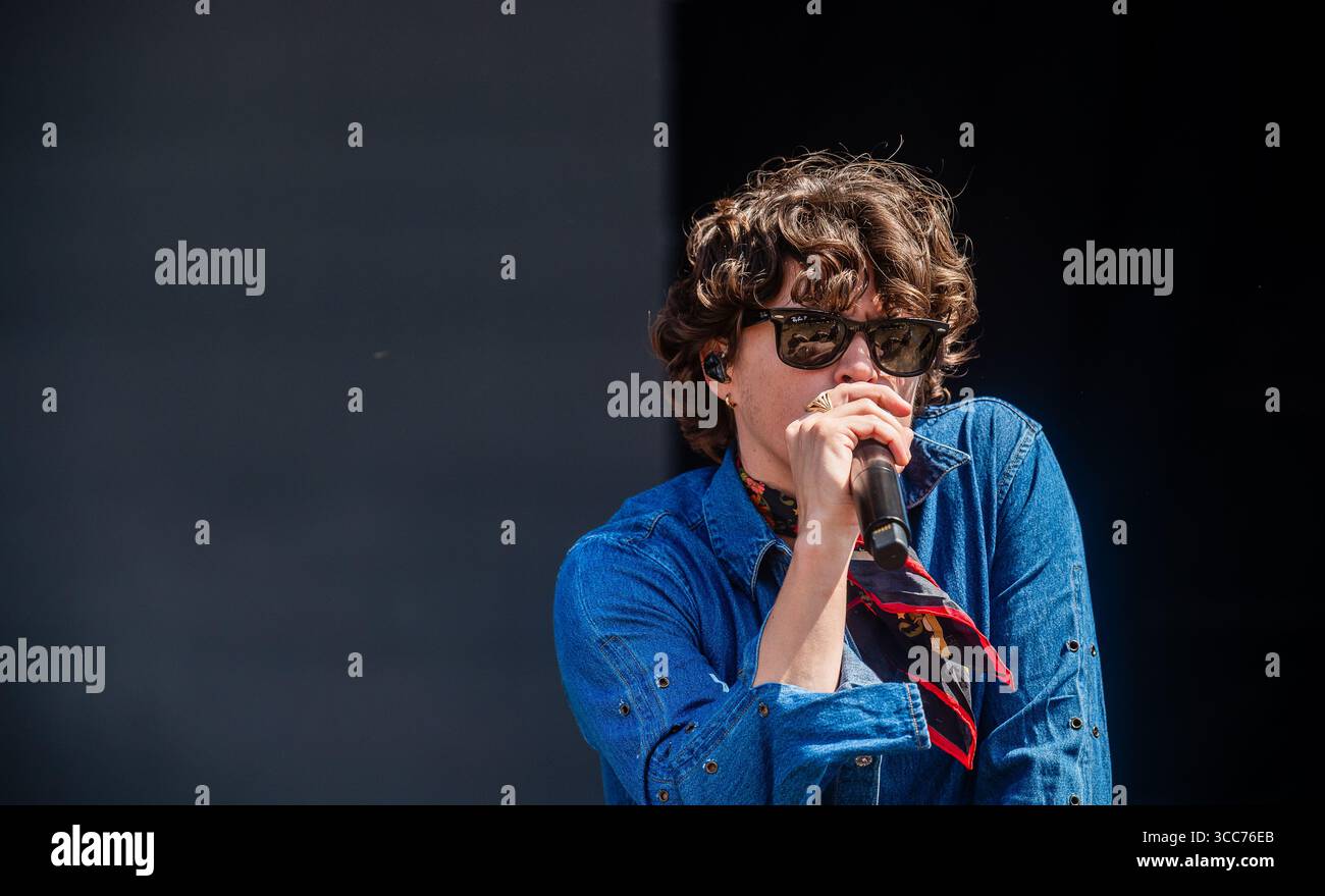 Newquay, Cornouailles, Royaume-Uni. 10 août 2025. Bradley Simpson, connu comme le leader des Vamps et maintenant un solo croissant sur la scène principale du Boardmasters Festival 2025, Simpson a récemment sorti son premier album solo et a tourné à travers le Royaume-Uni et l'Europe, marquant un nouveau chapitre audacieux de sa carrière. Crédit : Cornwall News images/Alamy Live News Banque D'Images