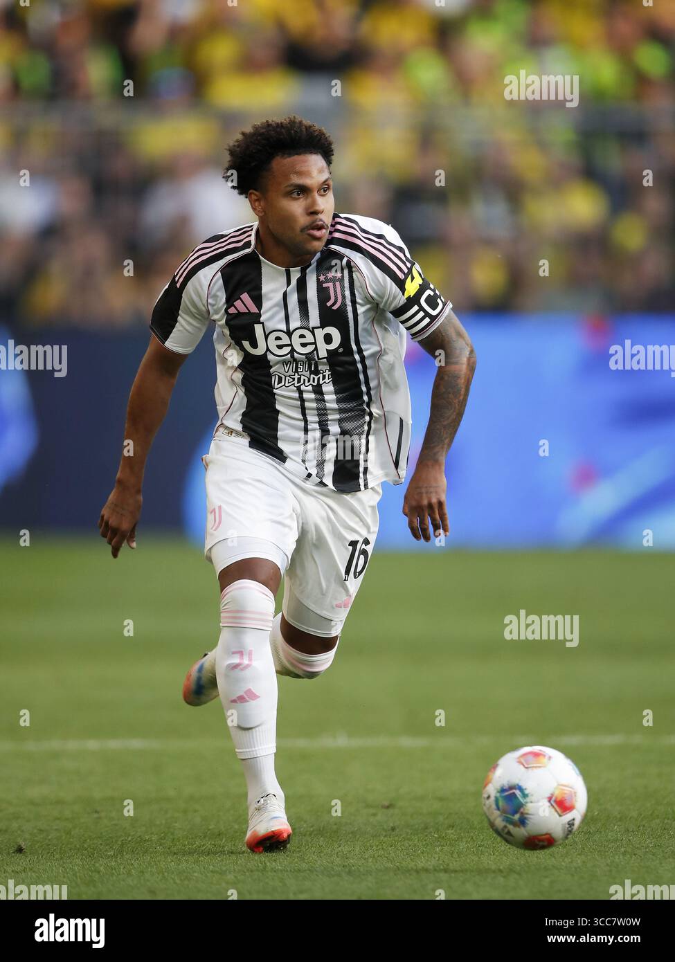 DORTMUND - Weston McKennie du Juventus FC lors d'un match amical entre le Borussia Dortmund et la Juventus au stade signal Iduna Park le 10 août 2025, à Dortmund, en Allemagne. ANP | Hollandse Hoogte | BART STOUTJESDIJK Banque D'Images