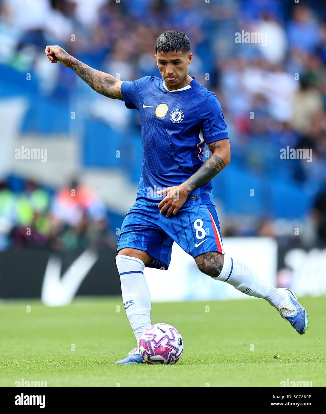 Londres, Royaume-Uni. 10 août 2025. Enzo Fernandez de Chelsea pendant le match de football de Chelsea et AC Milan, pré-saison amicale, Stamford Bridge Stadium, Londres Royaume-Uni. Crédit : Michael Zemanek crédit : Michael Zemanek/Alamy Live News Banque D'Images