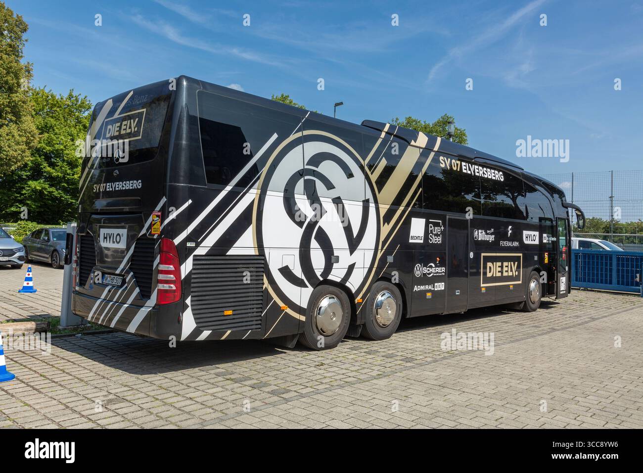 Sports, football, deuxième ligue allemande, 2025/2026, VfL Bochum vs. SV 07 Elversberg 2-0, 10.08.2025, stade Vonovia Ruhr, bus de l'équipe d'Elversberg, DFL LA RÉGLEMENTATION INTERDIT TOUTE UTILISATION DE PHOTOGRAPHIES COMME SÉQUENCES D'IMAGES ET/OU QUASI-VIDÉO Banque D'Images