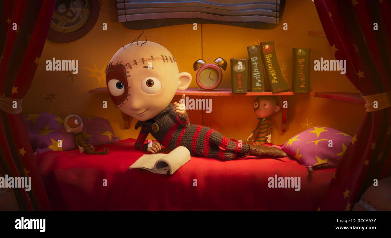 Stitch Head est un film de Steve Hudson sorti en 2025. Il suit Stitch Head, une petite créature réveillée par un professeur fou dans un château pour protéger les autres créations du professeur des habitants de la ville des arracheurs nubbin. Banque D'Images