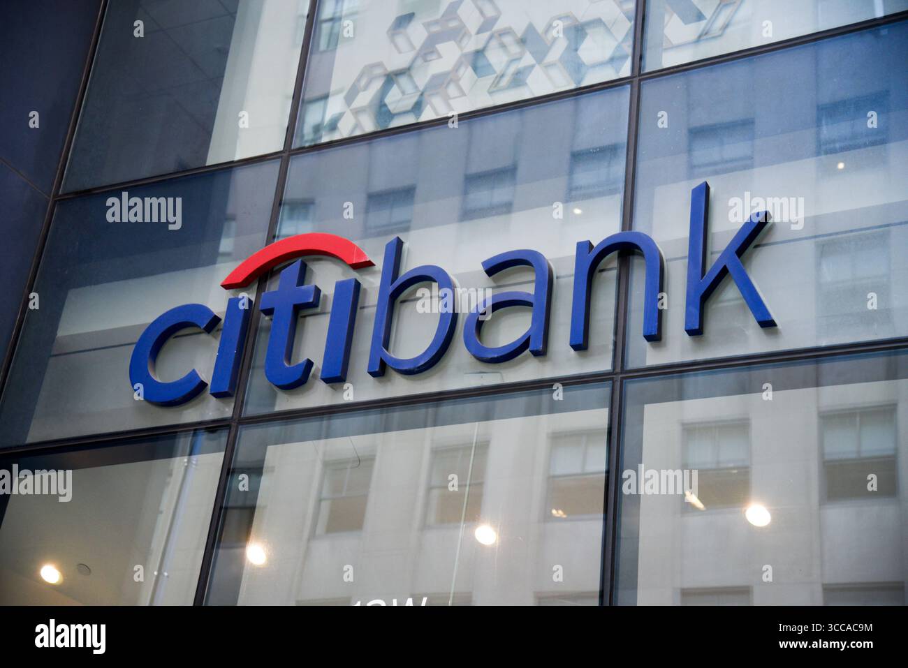 New York, États-Unis. 10 août 2025. La signalétique de la marque Citibank est exposée à New York, NY, le 10 août 2025. (Photo par Efren Landaos/Sipa USA) crédit : Sipa USA/Alamy Live News Banque D'Images
