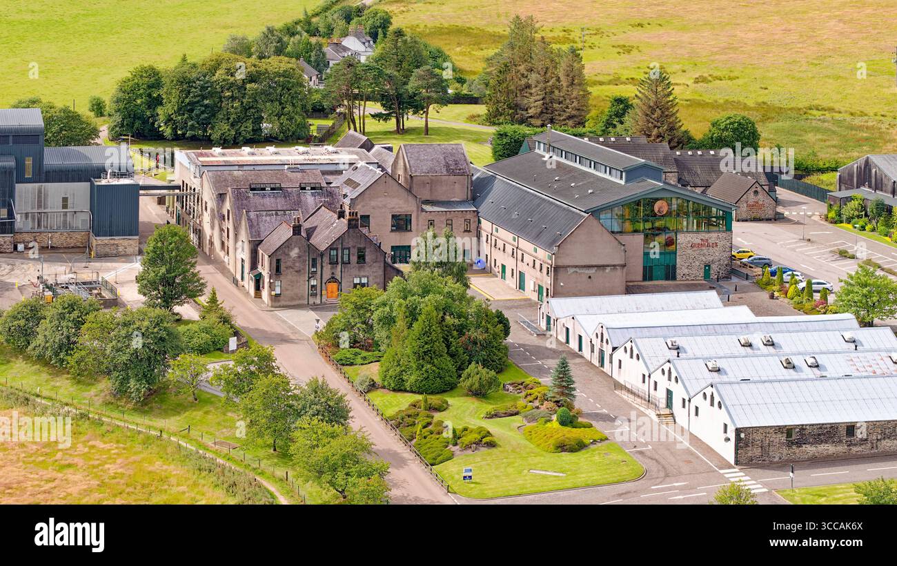 La distillerie Glenlivet Ballindalloch Moray Écosse bâtiments visiteurs et jardins en été Banque D'Images